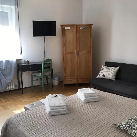 Il Salotto Del Conte Bed & Breakfast 2*