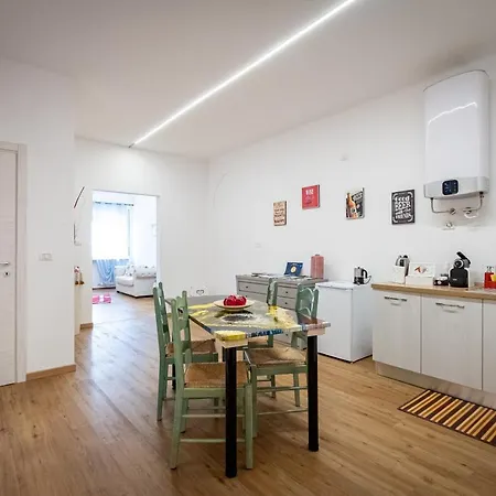 Il Salotto Del Conte Bed & Breakfast 2*