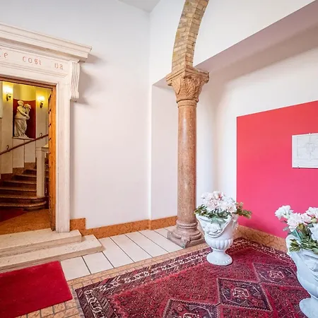 Il Salotto Del Conte Bed & Breakfast 2*